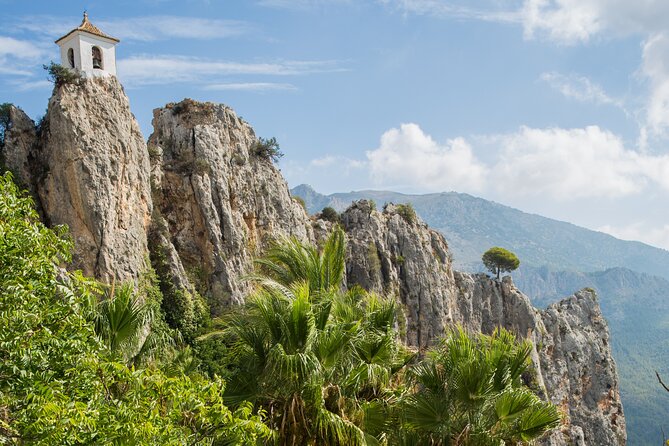 Guadalest Valley and Town Guided Tour - Tasting Local Products
