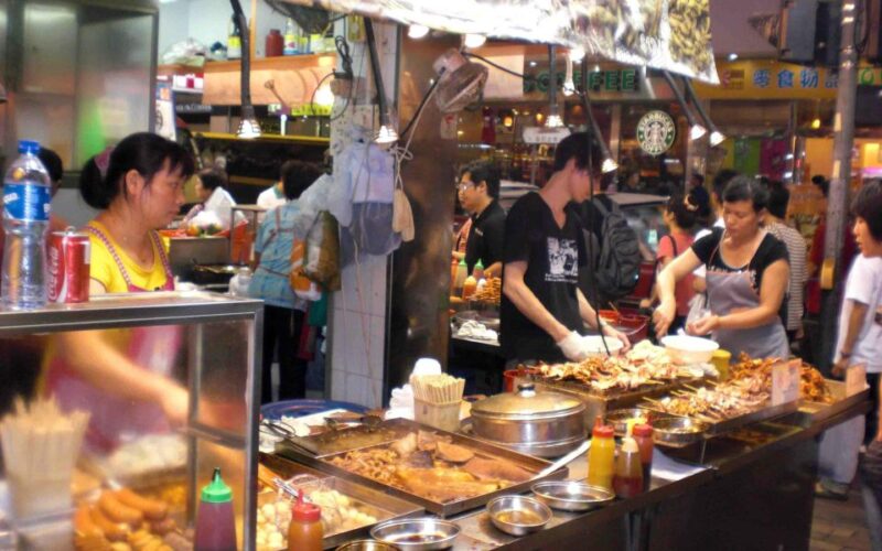 Guangzhou: Foodie Tour With a Guide - Guided Experience