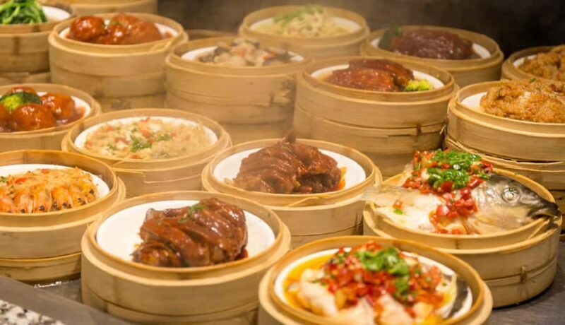 Guangzhou Night Tour: CantonTower, Dinner, Pearl RiverCruise - An Engaging Overview of the Guangzhou Night Tour