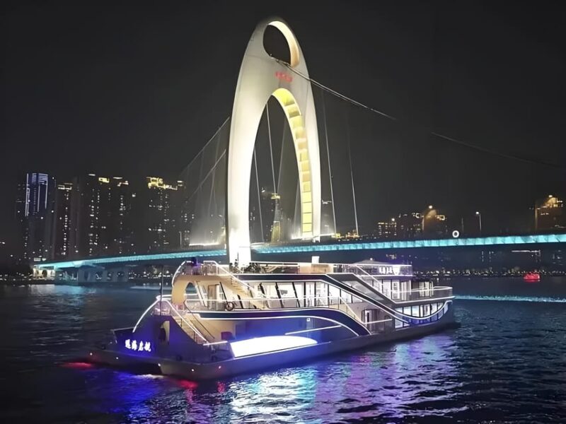 Guangzhou: Roundtrip Cruise Night View From Canton Tower - Cruise Features and Attractions