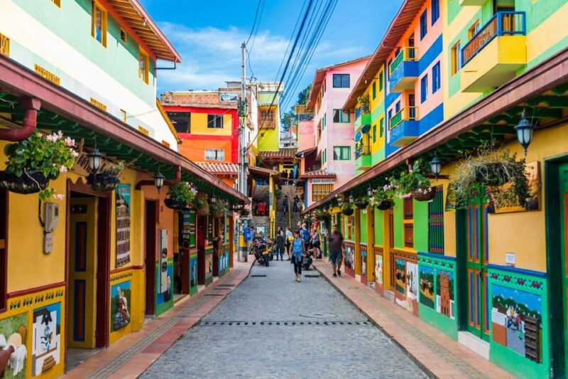 Guatapé and Peñol Rock Private Tour (From Medellin) - Key Points