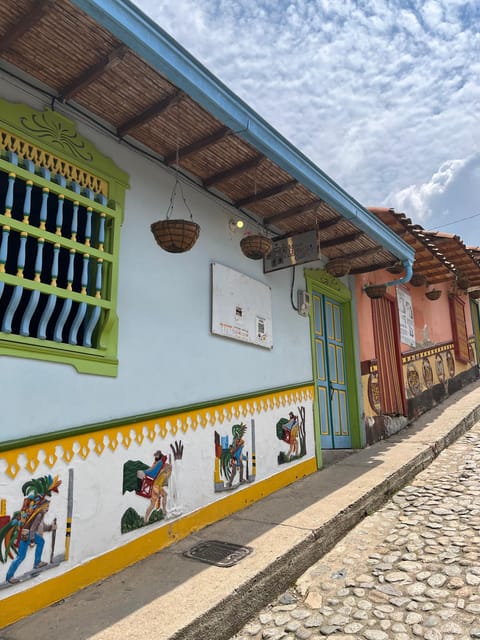 Guatapé and Peñol Rock Private Tour (From Medellin) - Language and Group Size