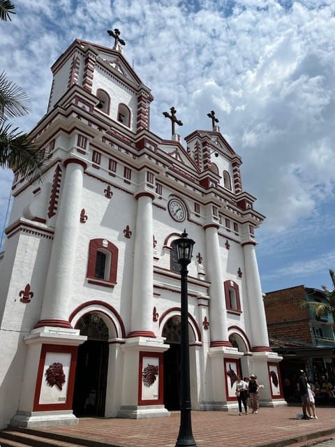 Guatapé and Peñol Rock Private Tour (From Medellin) - Frequently Asked Questions
