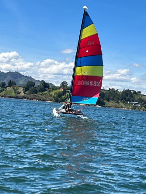 Guatape Antioquia: Discover Guatape Antioquia in a Sailboat - Meeting Point and Restrictions