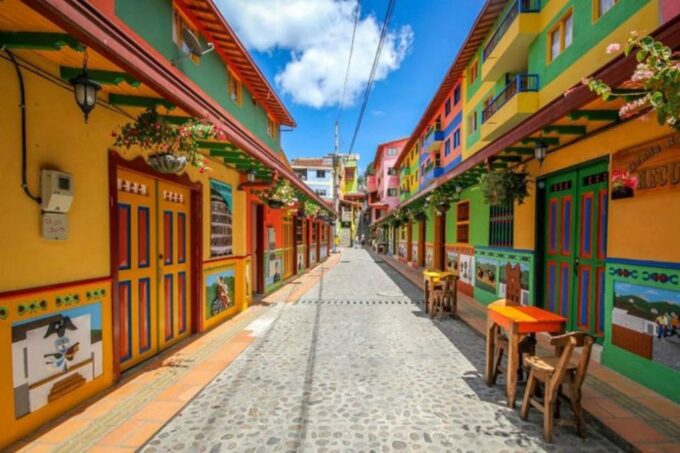 Guatapé: Horseback Ride & Tour Combo - Scenic Views