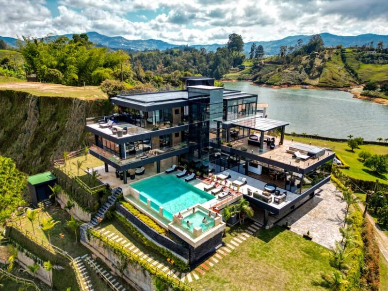 Guatapé: Luxury DayTrip Experience at Vivanti Resort - Accessibility and Reviews
