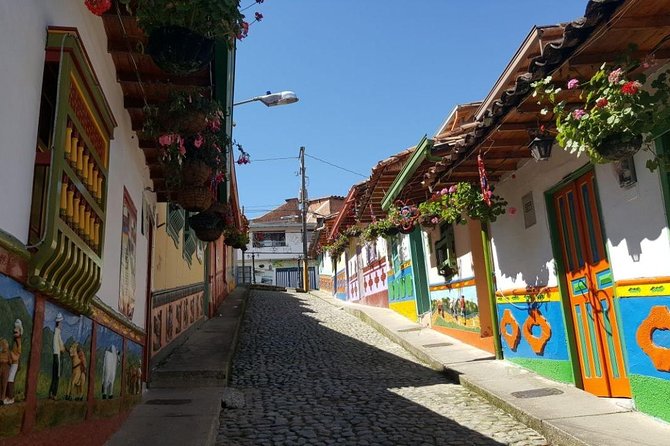 Guatape Official Private Tour - Lunch and Local Cuisine