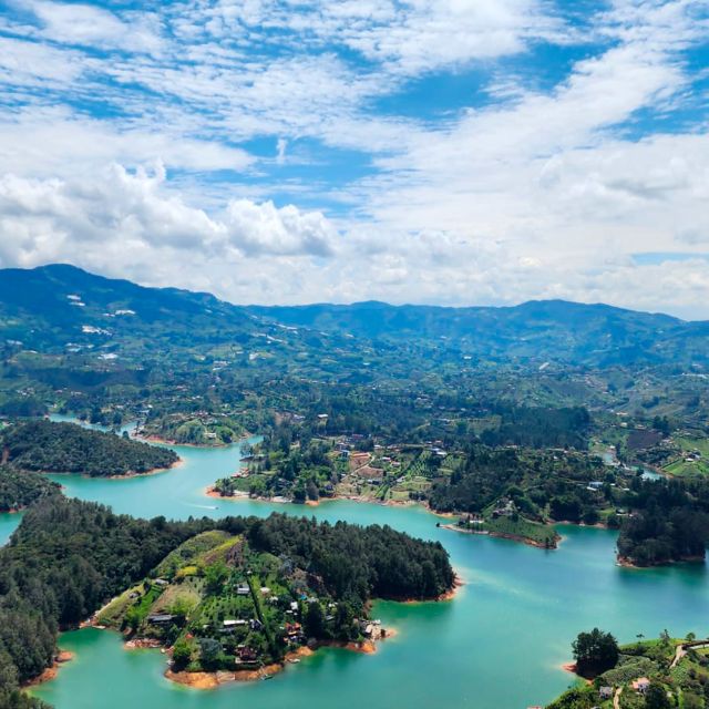 Guatapé & Peñol Rock Day Group Tour - Itinerary and Highlights