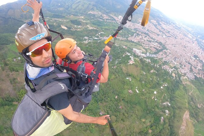 Guatape Private Adventure Tour With Paragliding - Key Points