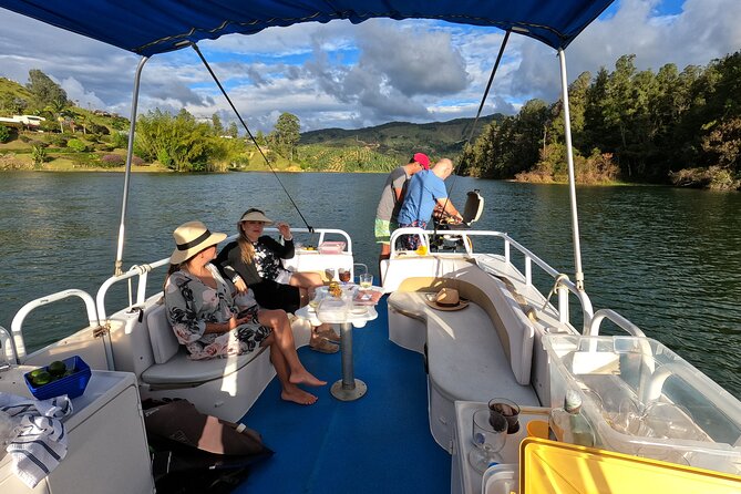 Guatape Private Day Trip & Lunch O the Lake (Culinary Experience) - Key Points