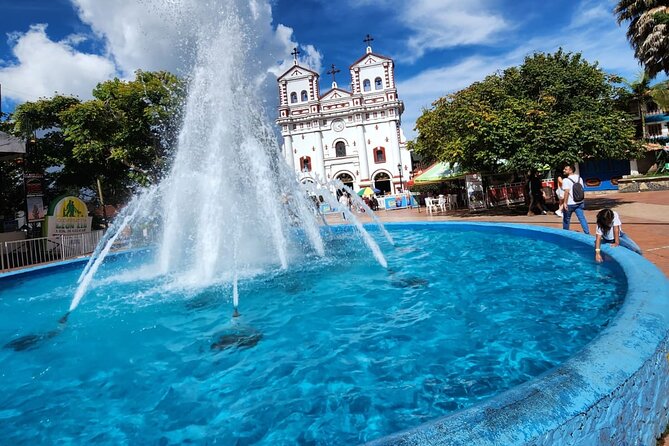 Guatapé Tour and Dam Boat Tour From Medellín - Inclusions and Exclusions