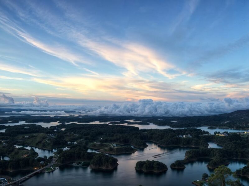 Guatapé: Tour From Medellín. English-Speaking Guide. VIP - Highlights of the Tour