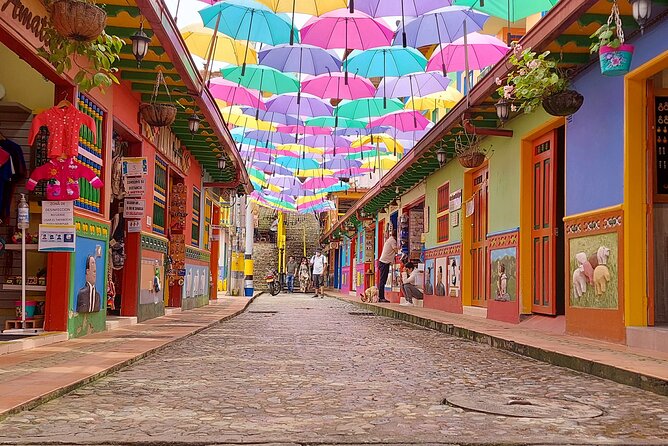Guatapé Tour: Stone of Peñol With Boat Tour, Breakfast, Lunch - Piedra Del Peñol Climbing Experience