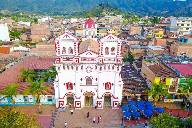 Guatapé Tour: Stone of Peñol With Boat Tour, Breakfast, Lunch - Boat Tour on Peñol Guatapés Dam
