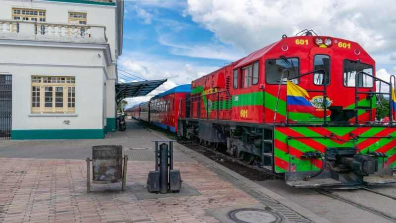 Guatavita Lagoon and Zipaquira Salt Cathedral Full-Day Trip - Itinerary and Schedule