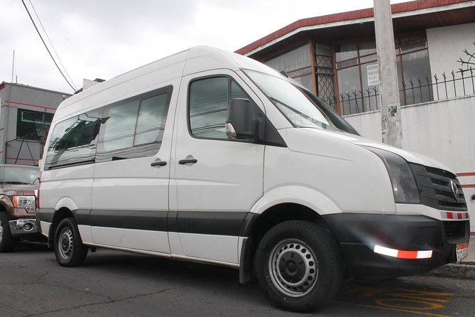 Guayaquil PRIVATE Departure Transfer From Hotels to the Airport. - Tailored Transportation Solutions