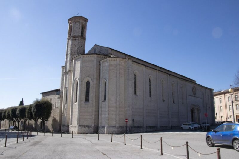 Gubbio: Old Town Guided Walking Tour With Piazza Grande - Important Meeting Information