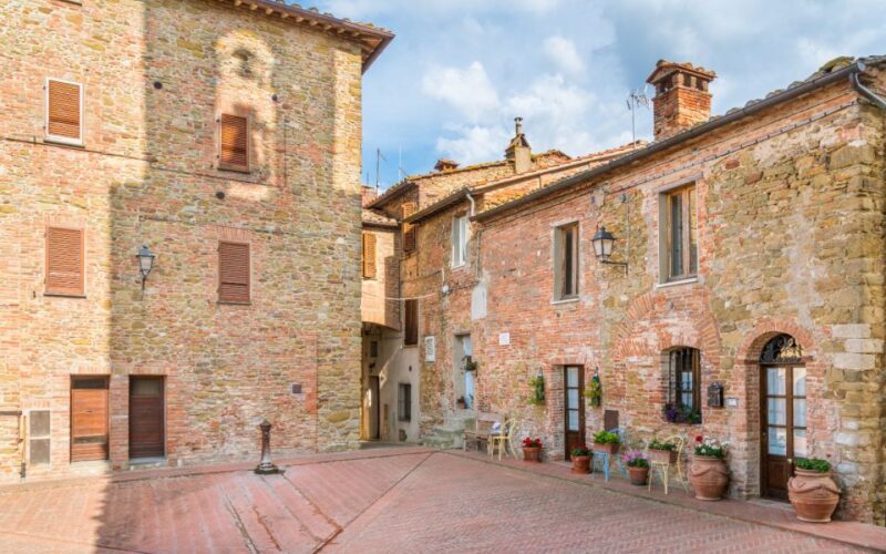 Gubbio: Private Walking Tour and Food Tasting - Key Points
