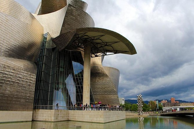 Guggenheim Museum Bilbao Private Tour With Official Guide - Customer Feedback