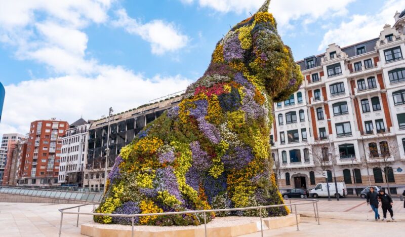 Guggenheim Museum Bilbao Private Tour With Official Guide - Duration and Price of the Tour