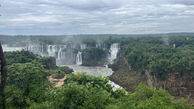 Guide and Transport in Iguaçu Falls - Language Support