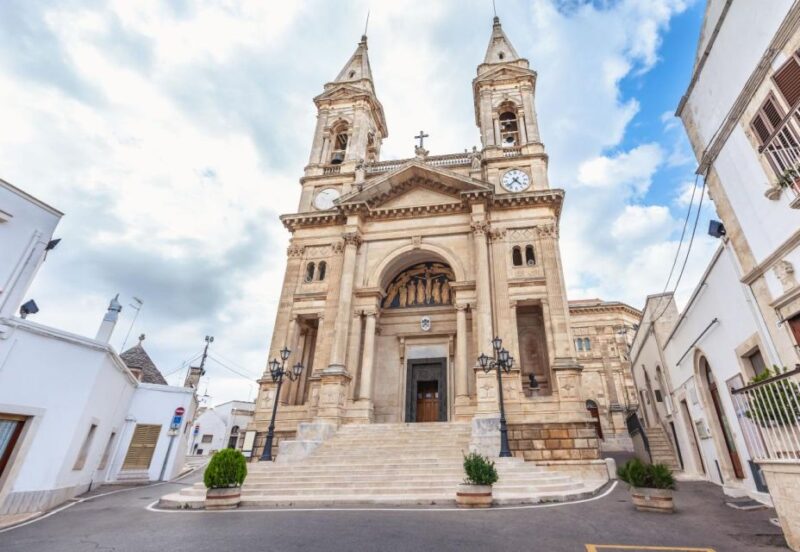 Guided Alberobello Walking Tour for Couples - Itinerary Highlights