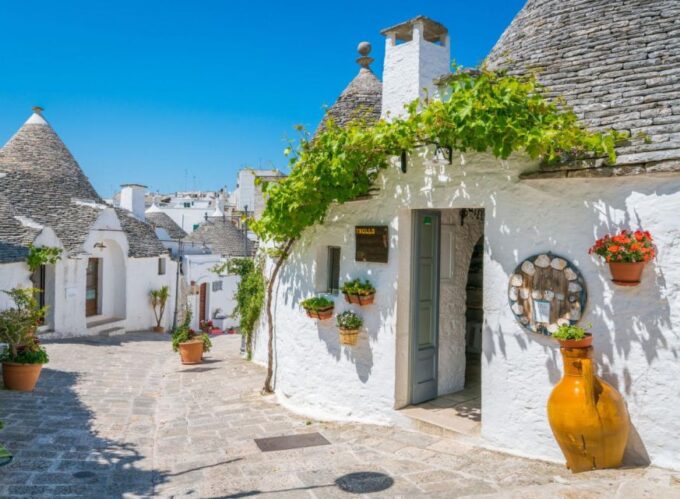 Guided Alberobello Walking Tour for Couples - Via Monte San Marco
