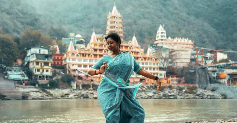 Guided Ashram Walk Tour in Rishikesh with a local - Exploring the Streets and Markets