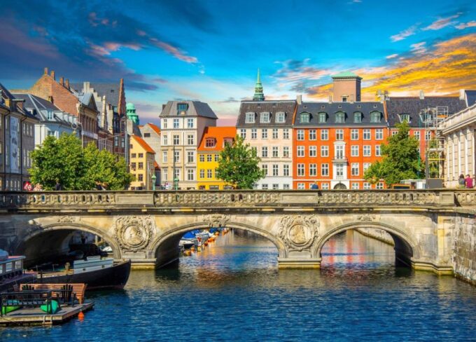 Guided Car Tour of Copenhagen City Center, Nyhavn, Palaces - Admission Considerations