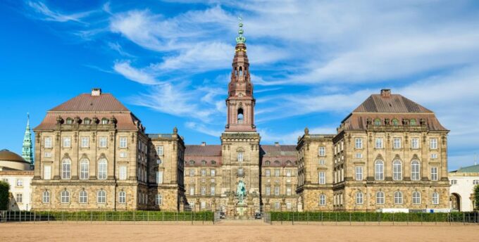Guided Car Tour of Copenhagen City Center, Nyhavn, Palaces - Group Size and Transfers
