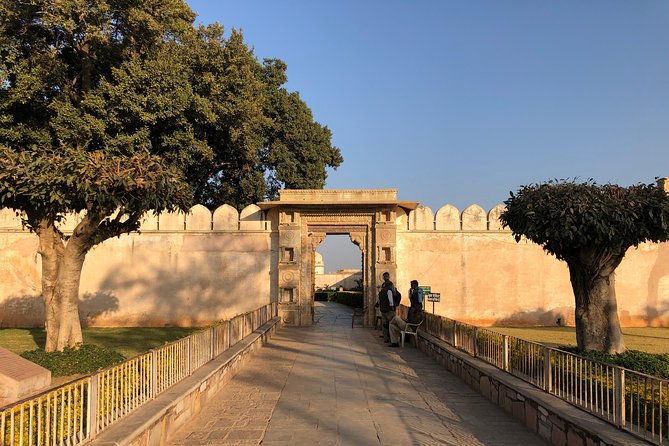 Guided Chittorgarh Fort Day Tour From Udaipur With Lunch - Additional Information