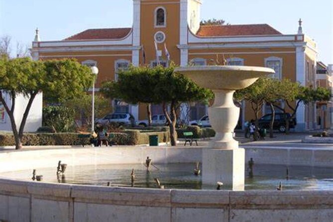 Guided City Tour Praia, Highlights Tour - Group Size and Price