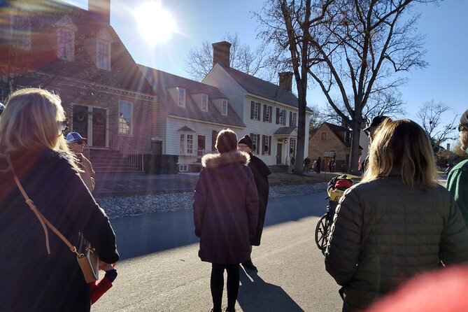 Guided Colonial Christmas Tour in Williamsburg - Group Size