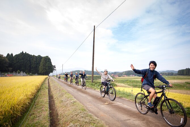 Guided Cycling Tour in Hagi With Sake Brewery Visit - Cycling Experience