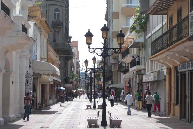 Guided Full Day City Tour in Santo Domingo From Punta Cana - Discovering the Alcazar De Colon