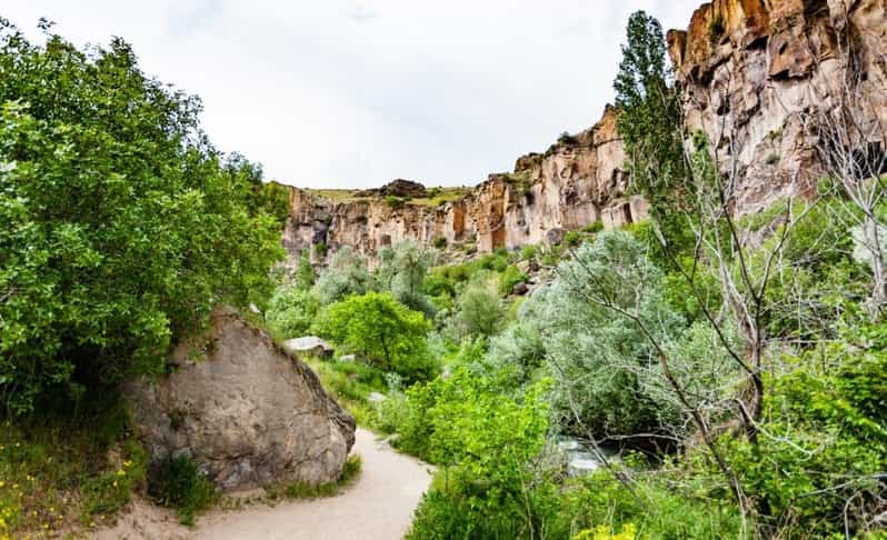 Guided Green Tour With Lunch & Entrance Fees - Experience Description