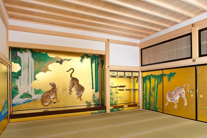 Guided Half-day Tour (AM) to Nagoya Castle & Tokugawa Museum and Garden - Key Points