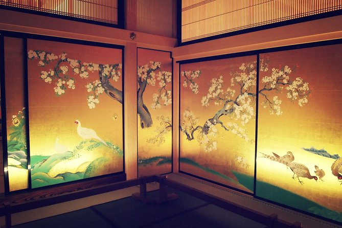 Guided Half-day Tour(PM) to Nagoya Castle and Modern Technology at SCMAGLEV - Discovering the Honmaru Palace