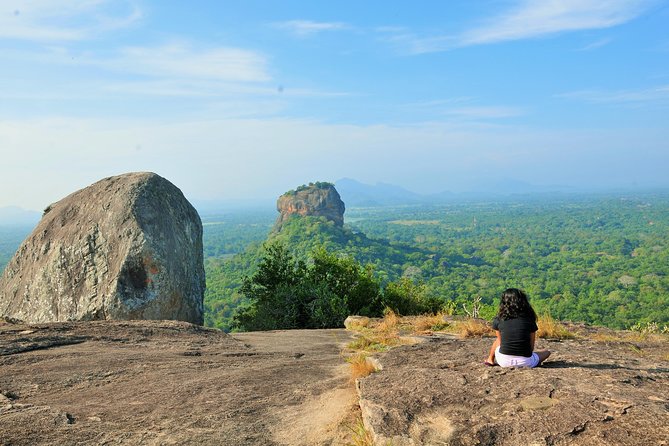 Guided Hike & Picnic With an Amazing View on Pidurangala Rock - Meeting and Pickup Details