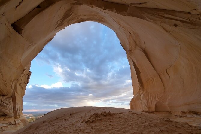 Guided-Hike Through Peekaboo + Great Chamber/Cutler Point Combo (Small Group) - Inclusions and What to Expect