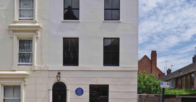 Guided House Tour of Van Gogh House London - Accessibility and Visitor Information