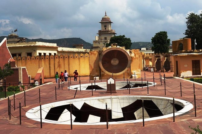 Guided Jaipur Tour From Agra With Drop At New Delhi Including Lunch & Entry - Hassle-free Transportation