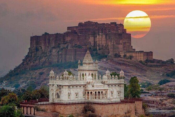 Guided Jodhpur City Day Tour From Jaipur With Lunch & Entry - Indulge in a Delectable Rajasthani Lunch