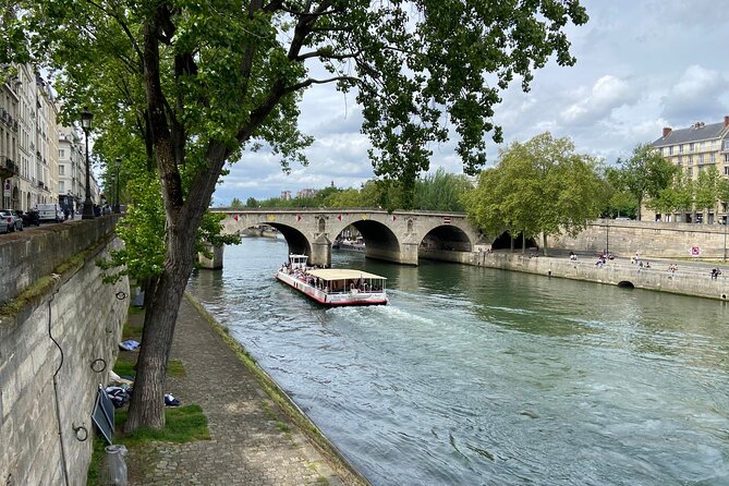 Guided Luxury Paris Day Trip With Optional Lunch at the Eiffel Tower - Meeting and Pickup Details