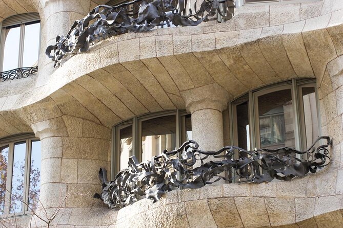 Guided Morning Tour of La Pedrera and Optional Casa Batlló Ticket - Key Points