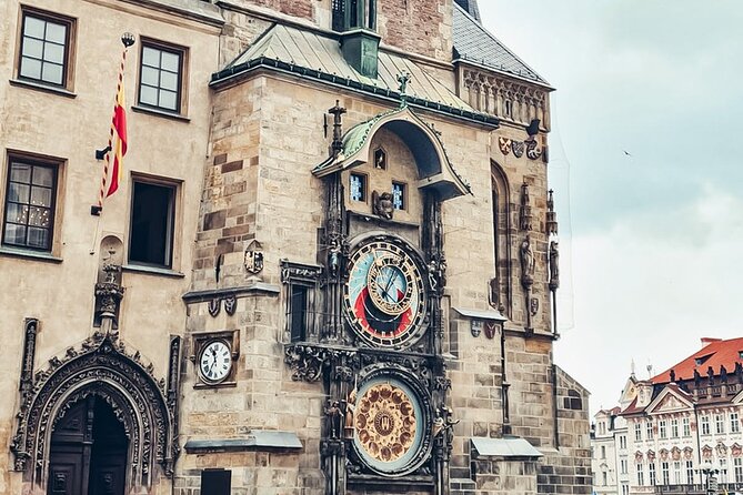 Guided Old Town & Jewish Quarter Walking Tour Prague (Tip-Based) - Start Time and Participants