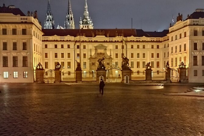 Guided Old Town & Jewish Quarter Walking Tour Prague (Tip-Based) - Pricing and Booking