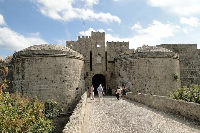 Guided Rhodes City by Night With Lunch & Live Greek Music - Tour Experience