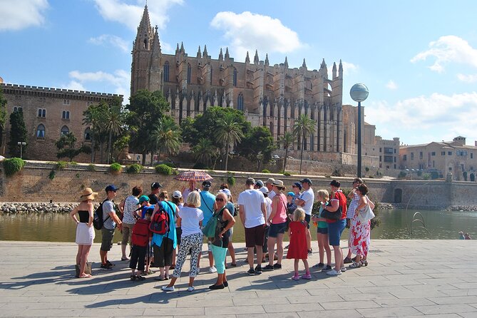 Guided Route and Visit to the Cathedral of Palma (2h) - Meeting Point and Directions