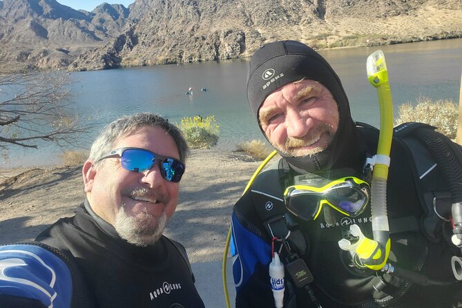 Guided SCUBA Shore Dive for Certified Divers 2 States in One - Preparing for the Dive